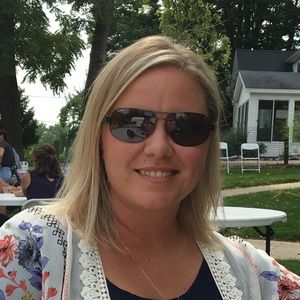 Meet your Posher, Lori